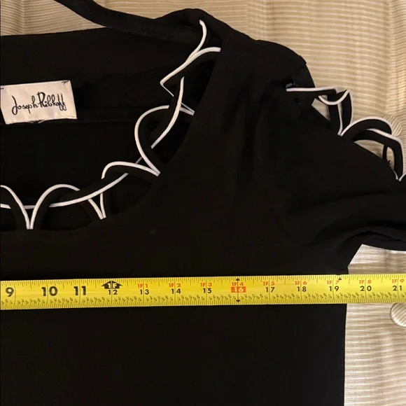 Joseph Ribkoff Black Blouse with White Detailing large-extra large - Picture 5 of 5